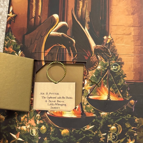 Harry Potter A Hogwarts Christmas Pop-Up Advent Calendar...